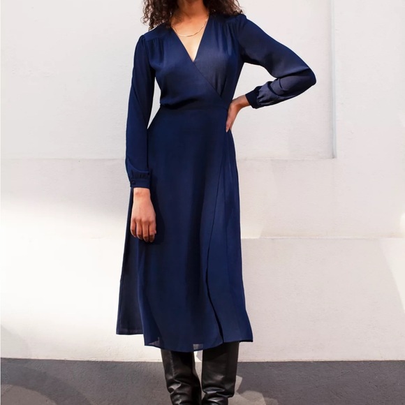 Babaton NWT wrap dress in lilac - Picture 3 of 6